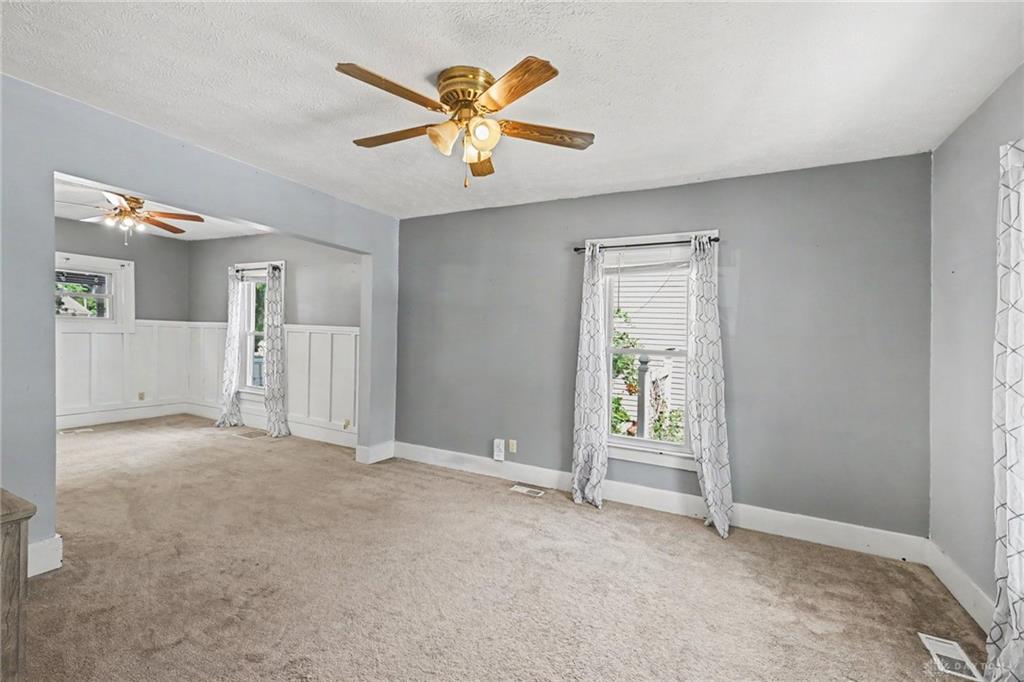 1110 Scudder Property Photo 6