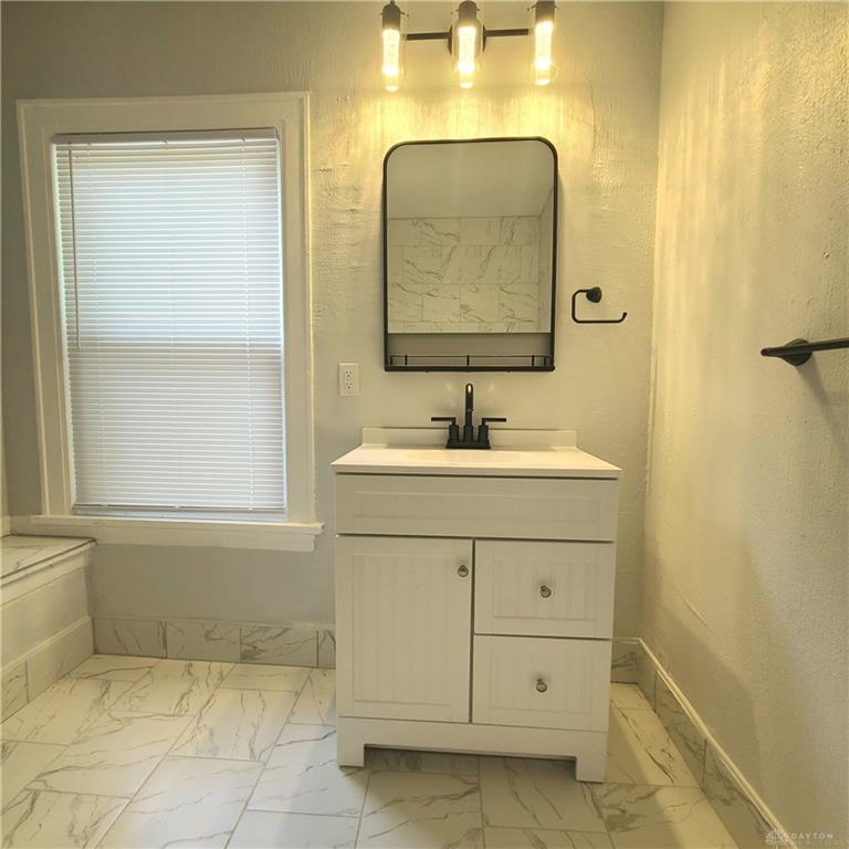1253 Vernon Property Photo 16