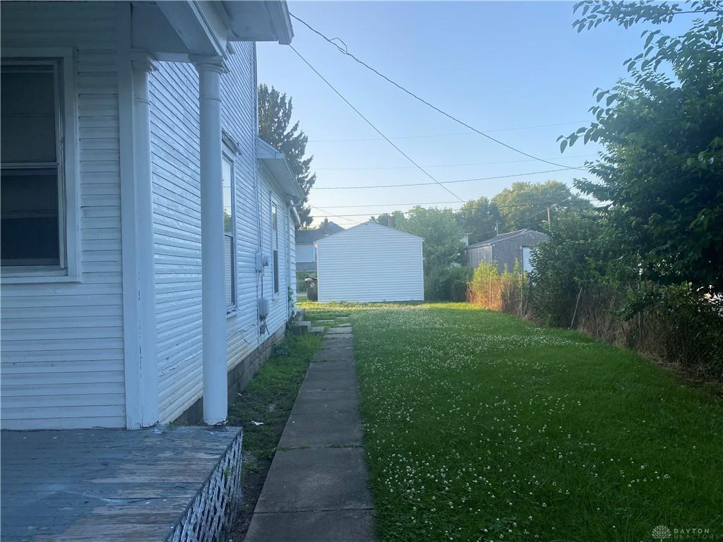 416 2nd Property Photo 2