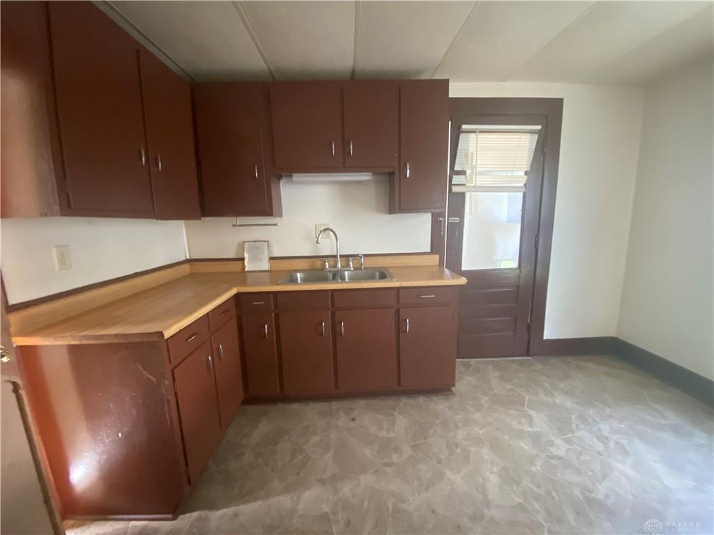 416 2nd Property Photo 5