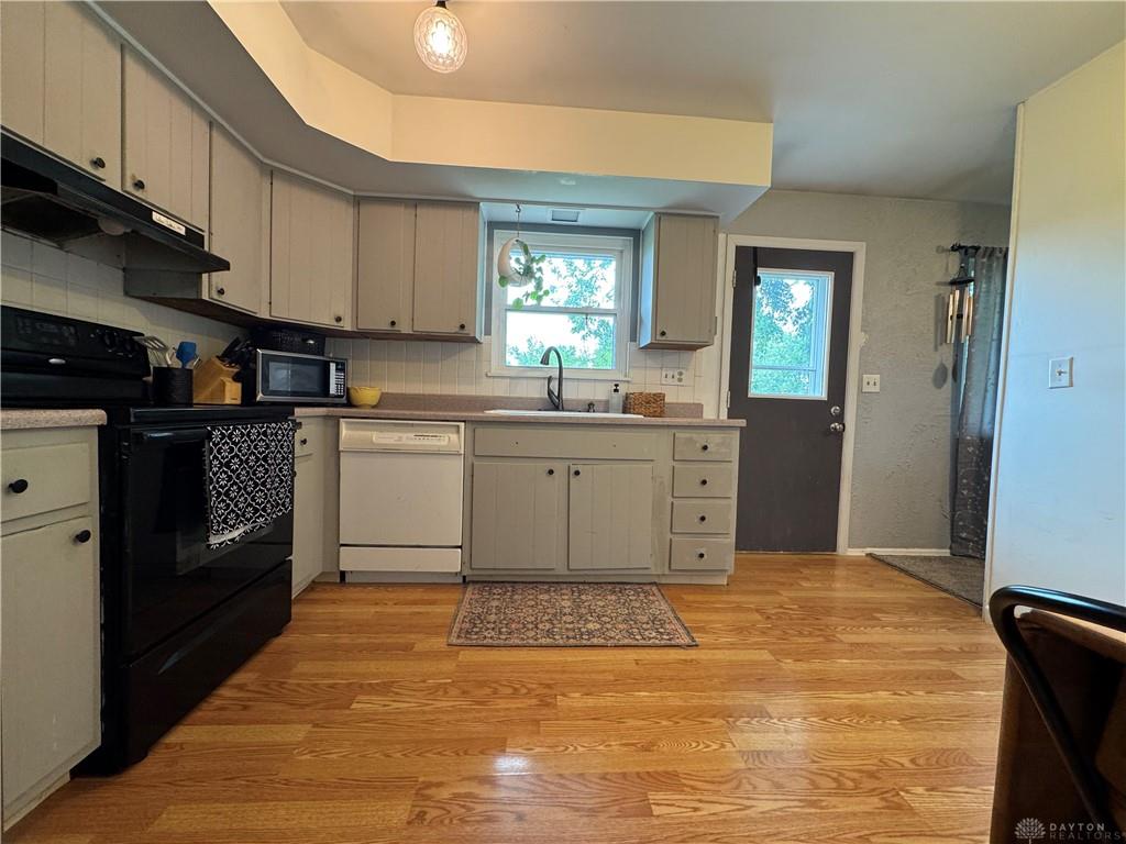 1310 Westmoor Property Photo 11