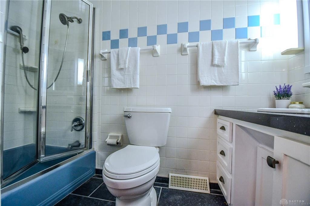 101 Laurelann Property Photo 31