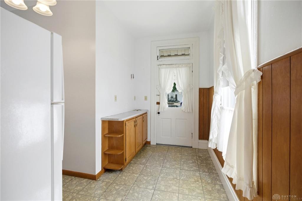 202 W 69th Property Photo 11