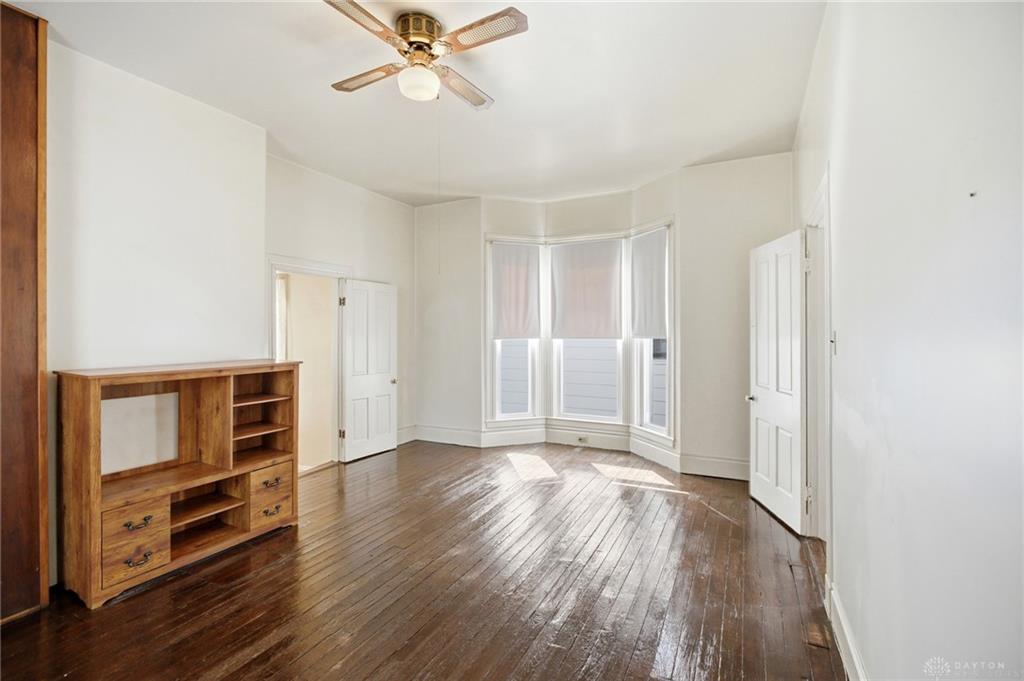 202 W 69th Property Photo 15