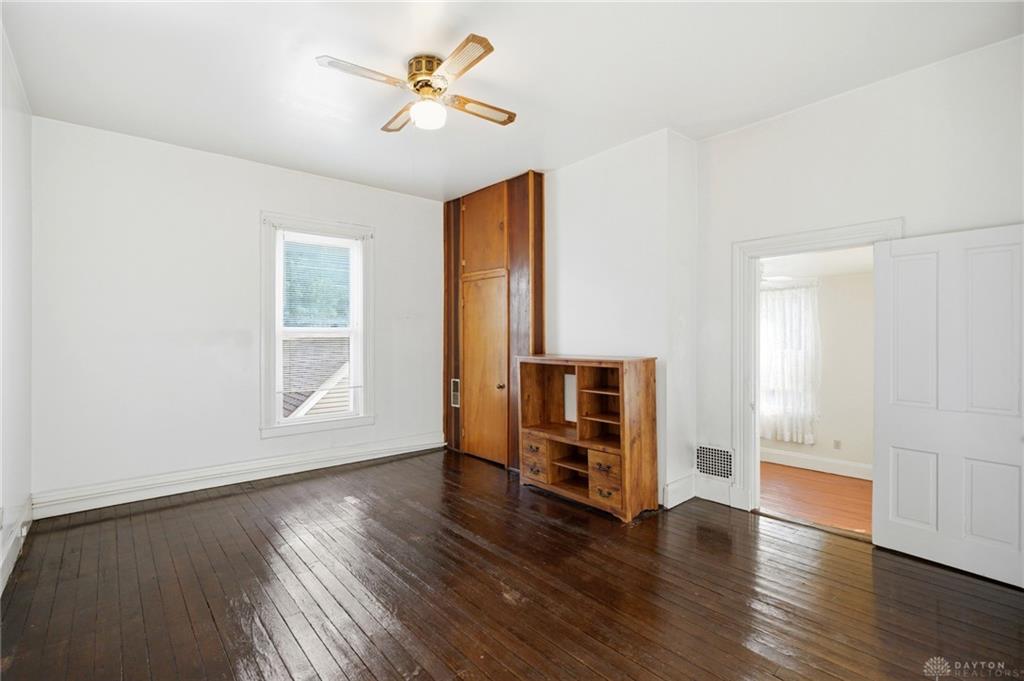 202 W 69th Property Photo 17