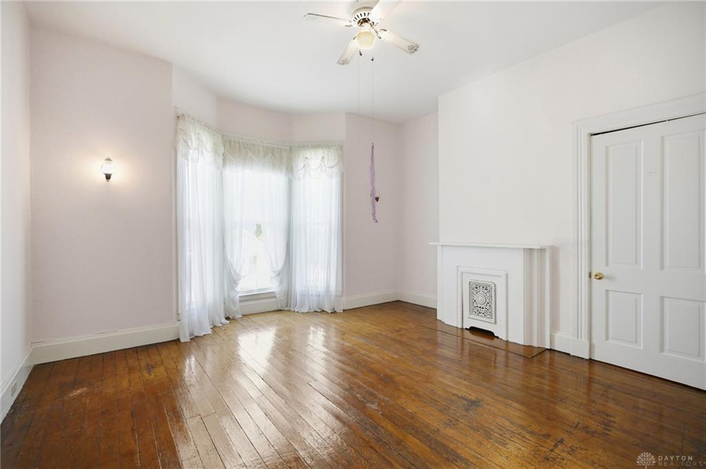 202 W 69th Property Photo 23