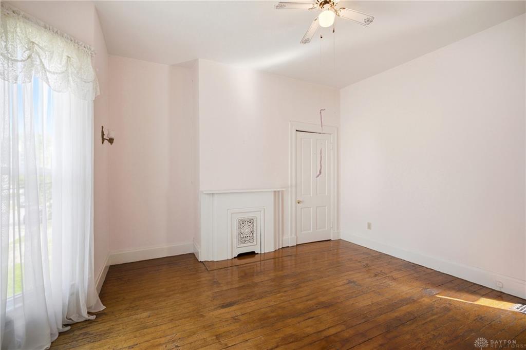 202 W 69th Property Photo 25