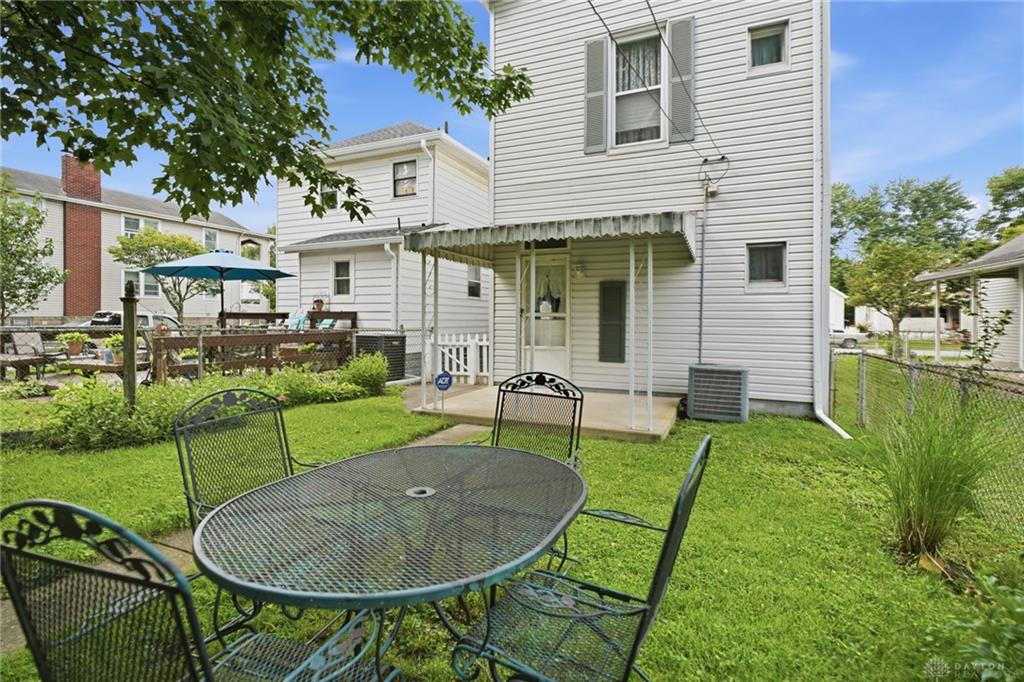 202 W 69th Property Photo 33