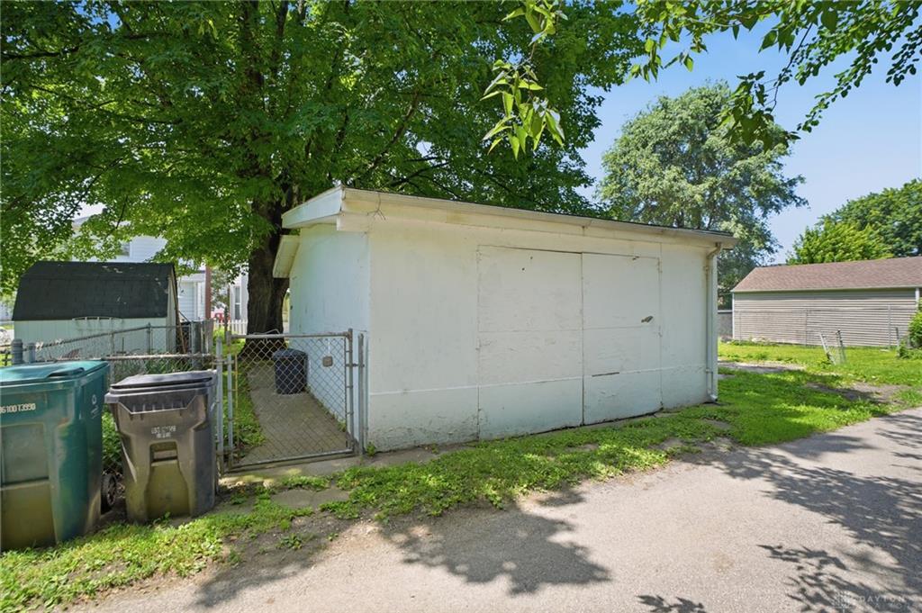 202 W 69th Property Photo 40
