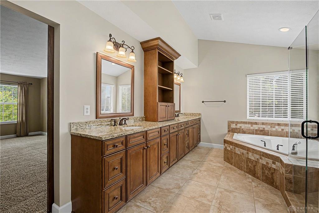 25 Clay Manor Property Photo 35