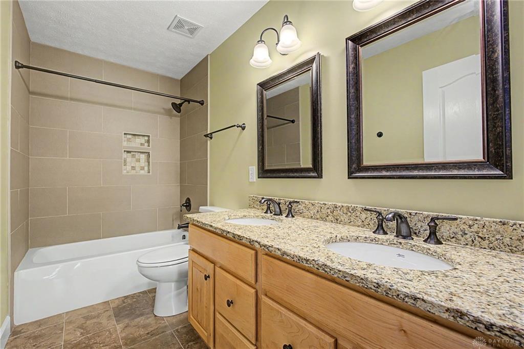 25 Clay Manor Property Photo 45