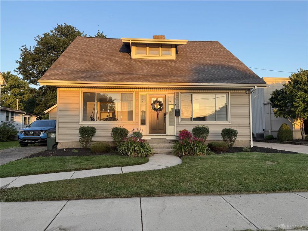 703 N Market Property Photo 1