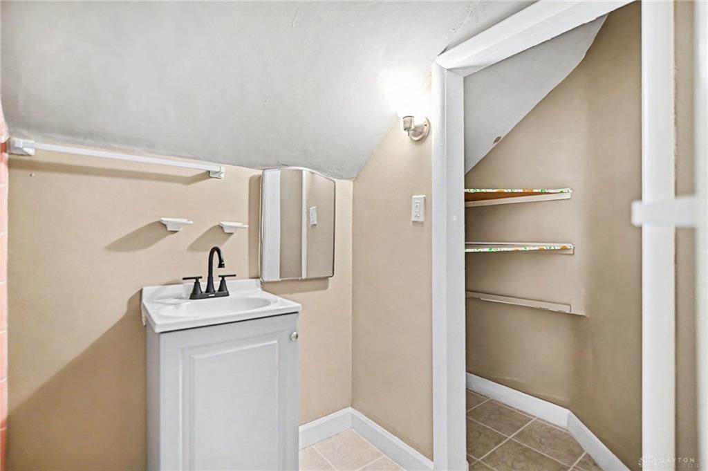 272 Maple Property Photo 24