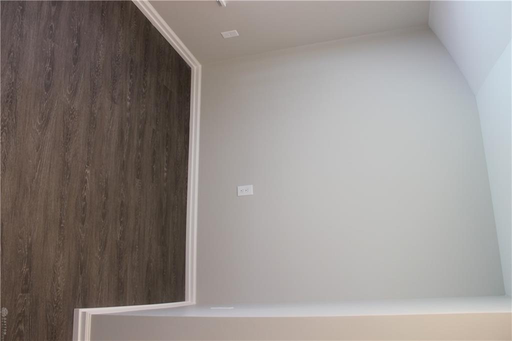 512 Campbell Property Photo 12