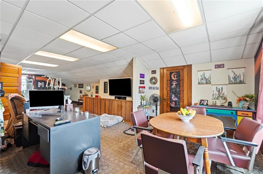 19 S 2nd Property Photo 12