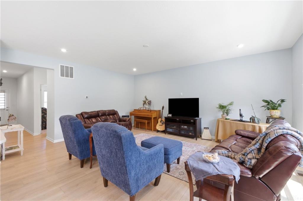 1251 Heathgate Property Photo 6