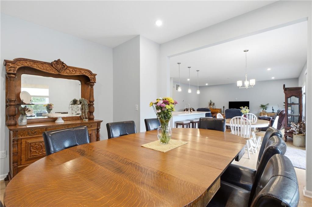 1251 Heathgate Property Photo 13