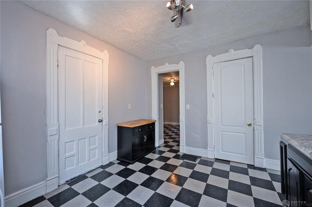 139 Columbus Property Photo 16