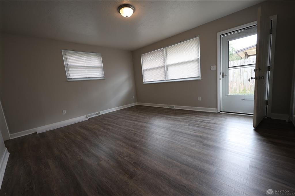 1504 Coventry B Property Photo 3