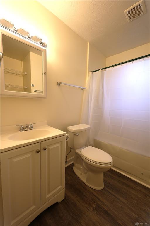 1504 Coventry B Property Photo 8