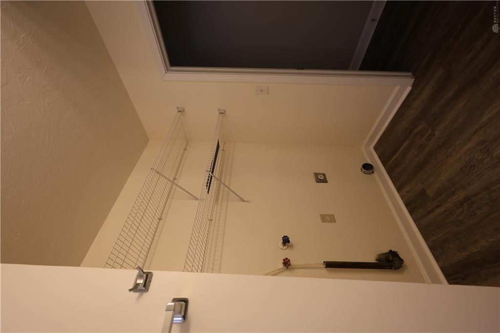 1504 Coventry B Property Photo 9