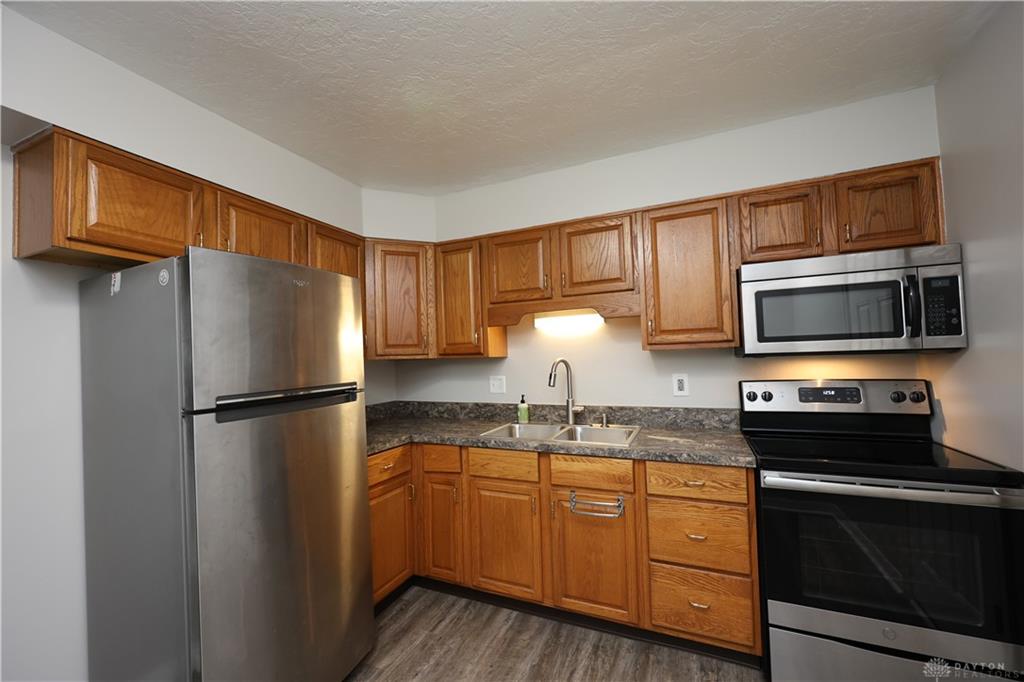 1504 Coventry B Property Photo 16