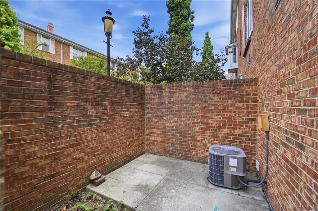 100 W Cooper Property Photo 4