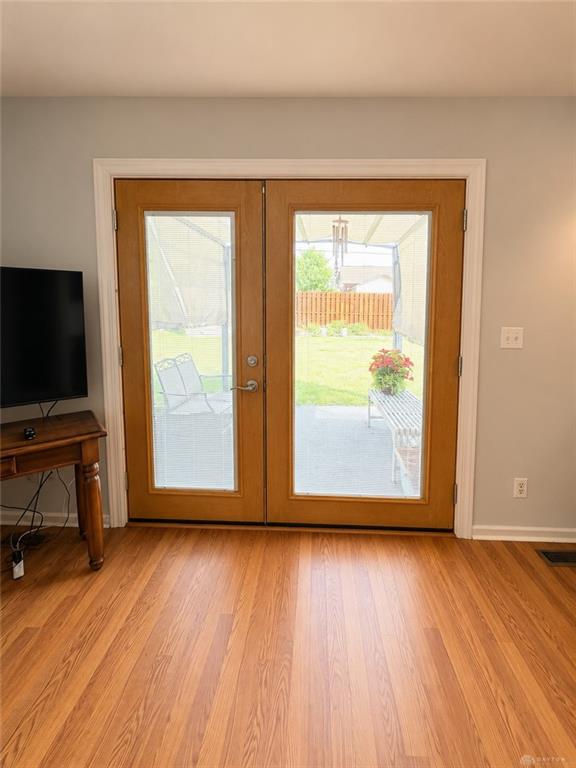 4530 Knollcroft Property Photo 8
