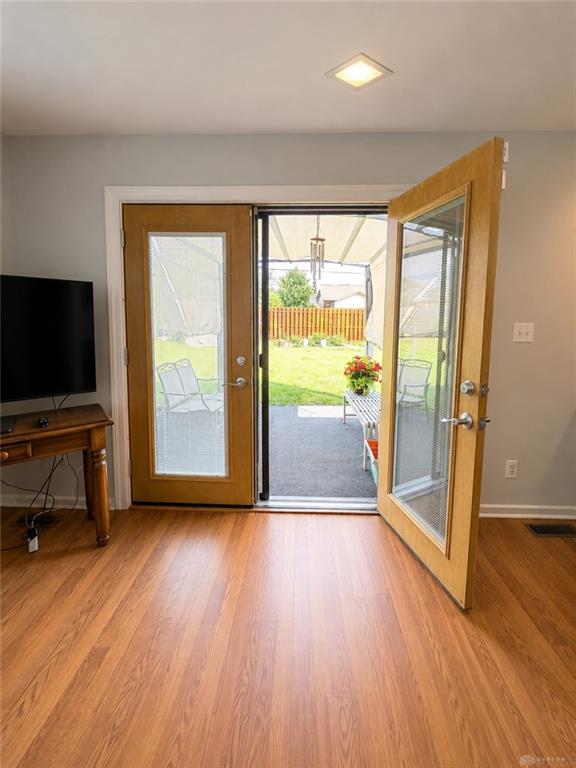 4530 Knollcroft Property Photo 9