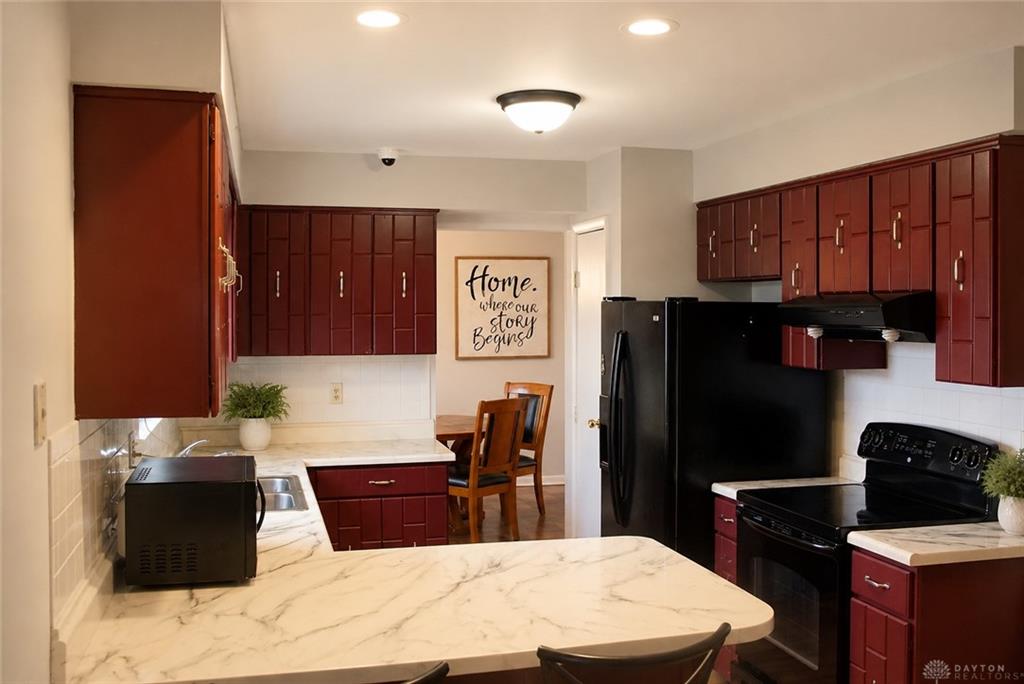 4530 Knollcroft Property Photo 10