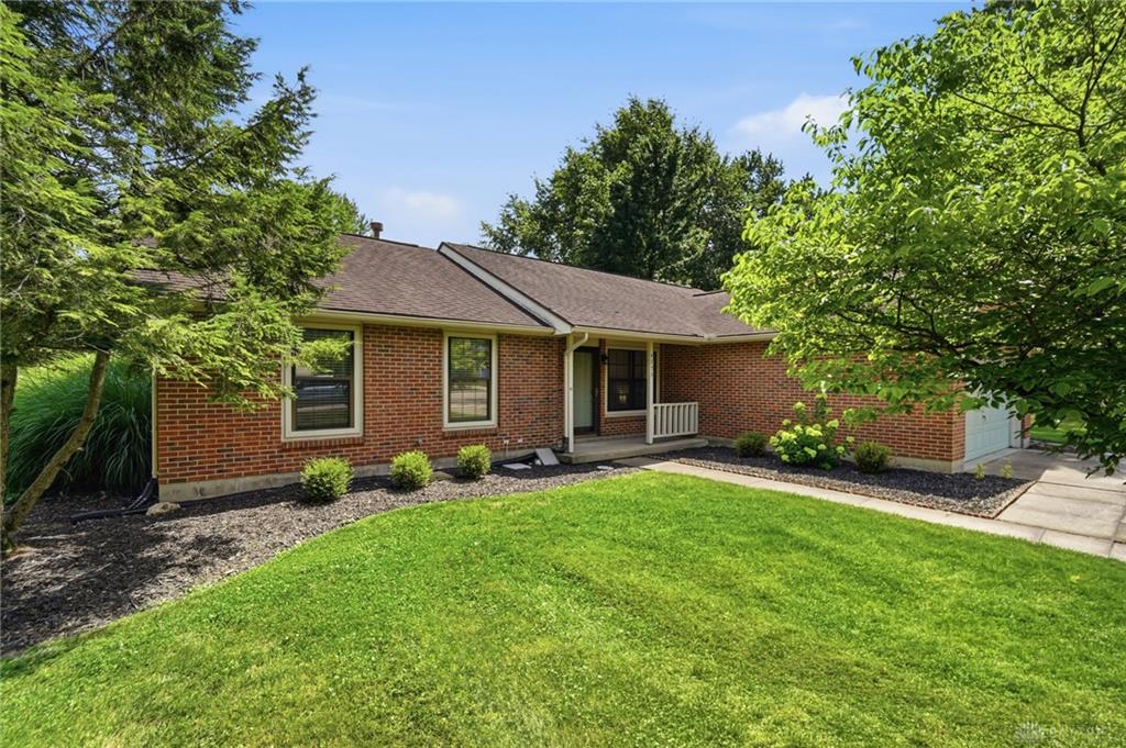 4253 Frontenac Property Photo 1