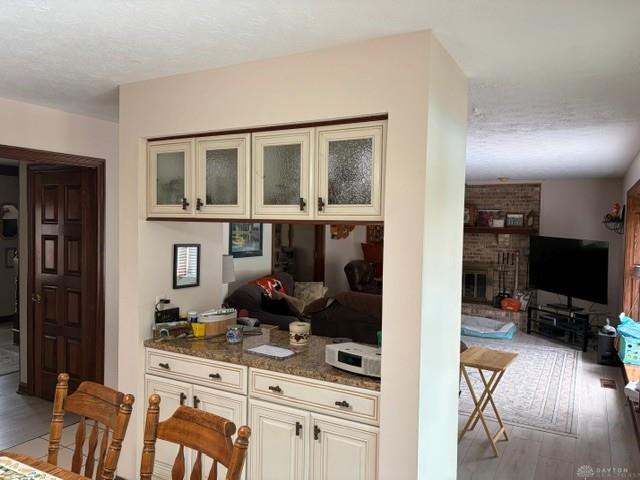 2045 Canterbury Property Photo 9