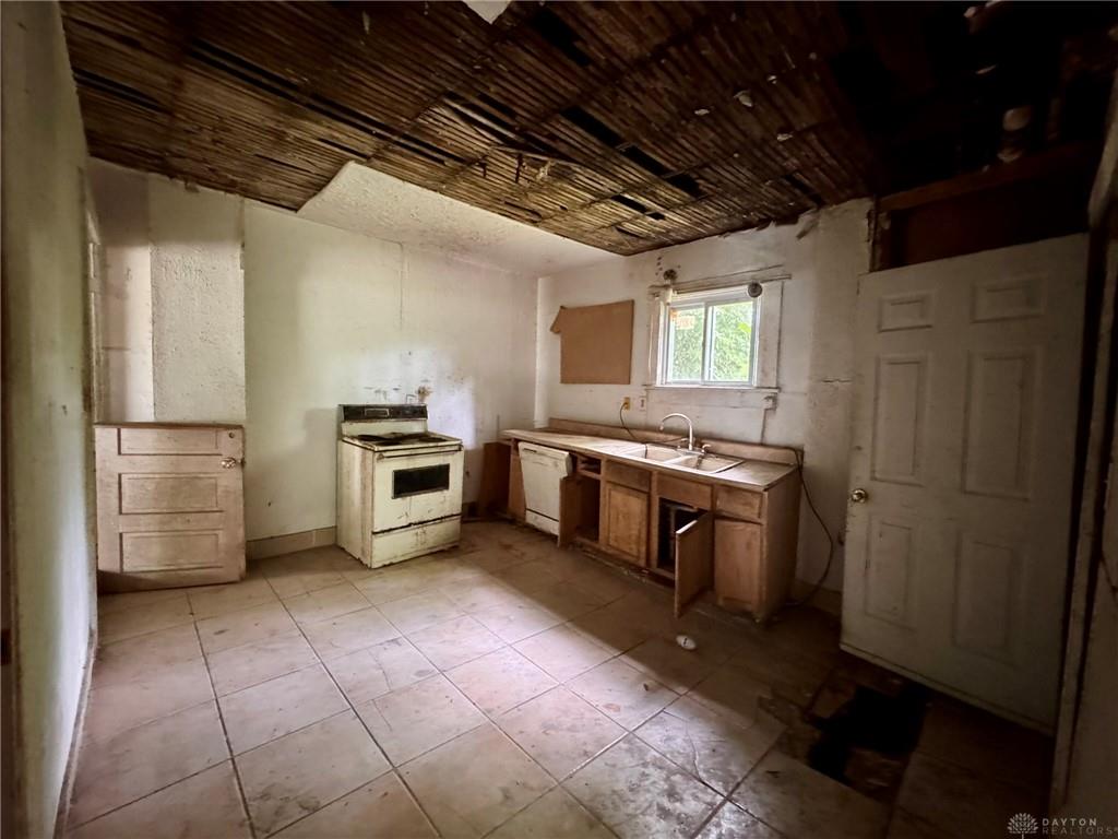 361 Adelite Property Photo 6