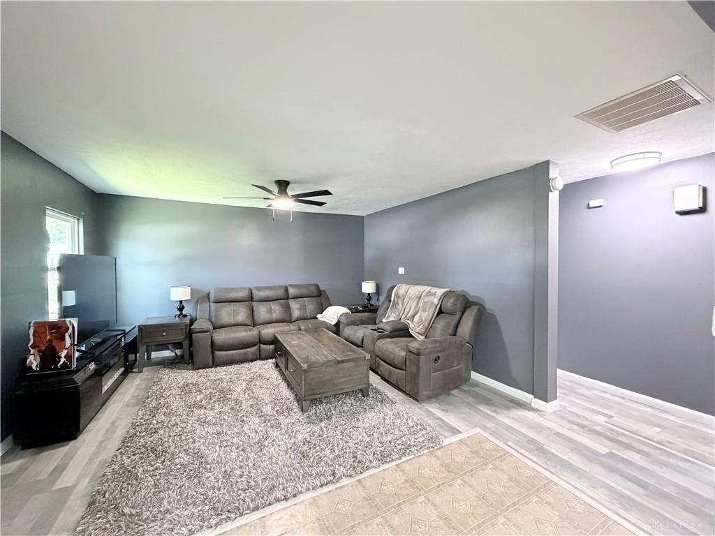 608 W South Property Photo 6