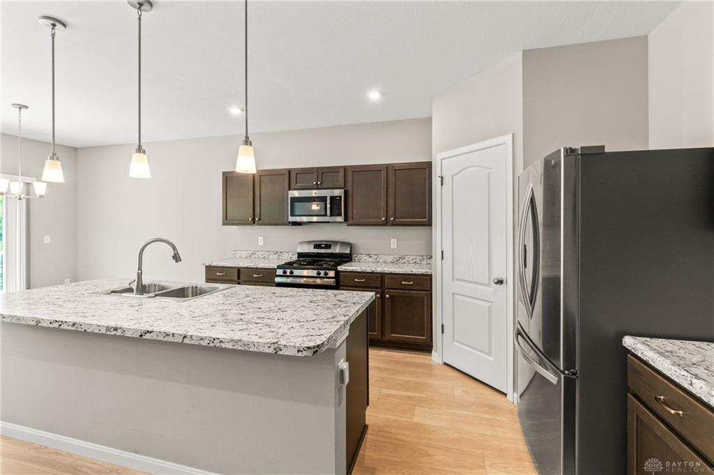 1189 Heathgate Property Photo 22