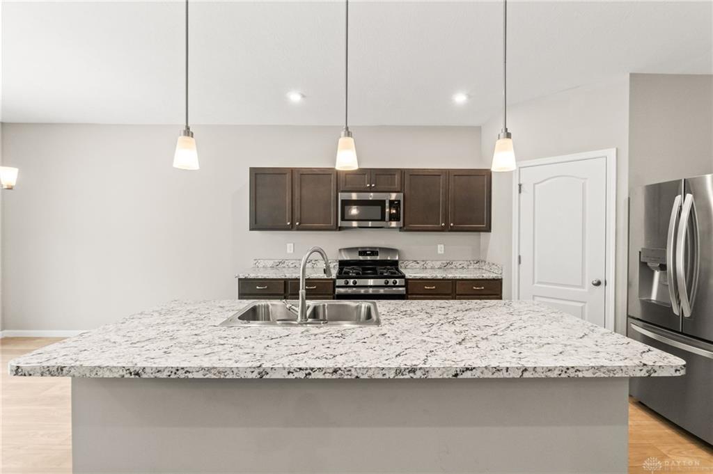 1189 Heathgate Property Photo 26