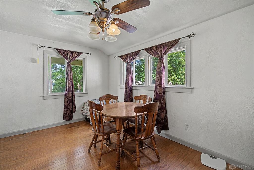 955 Weng Property Photo 13