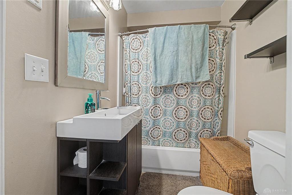 955 Weng Property Photo 23