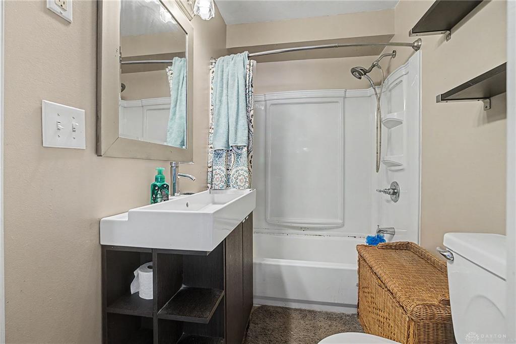 955 Weng Property Photo 24
