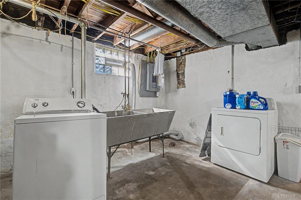 955 Weng Property Photo 27