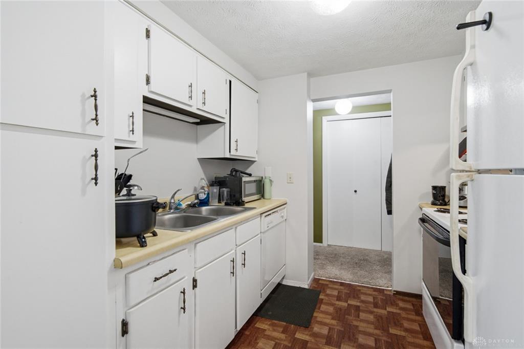 1103 Arrowhead C Property Photo 18