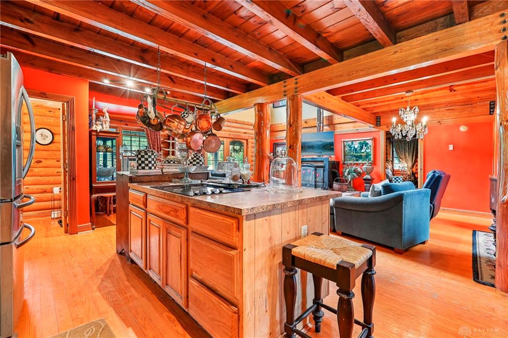 963 Pratt Property Photo 4