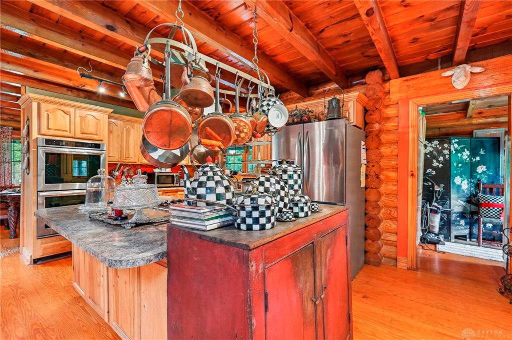 963 Pratt Property Photo 28