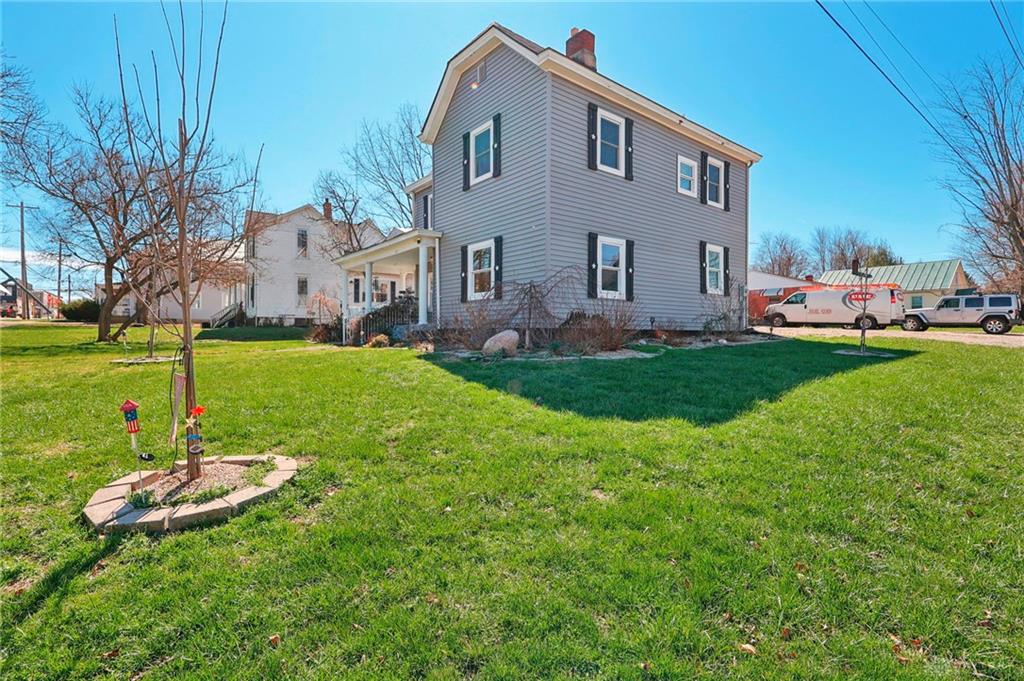 213 N Broadway Property Photo 8