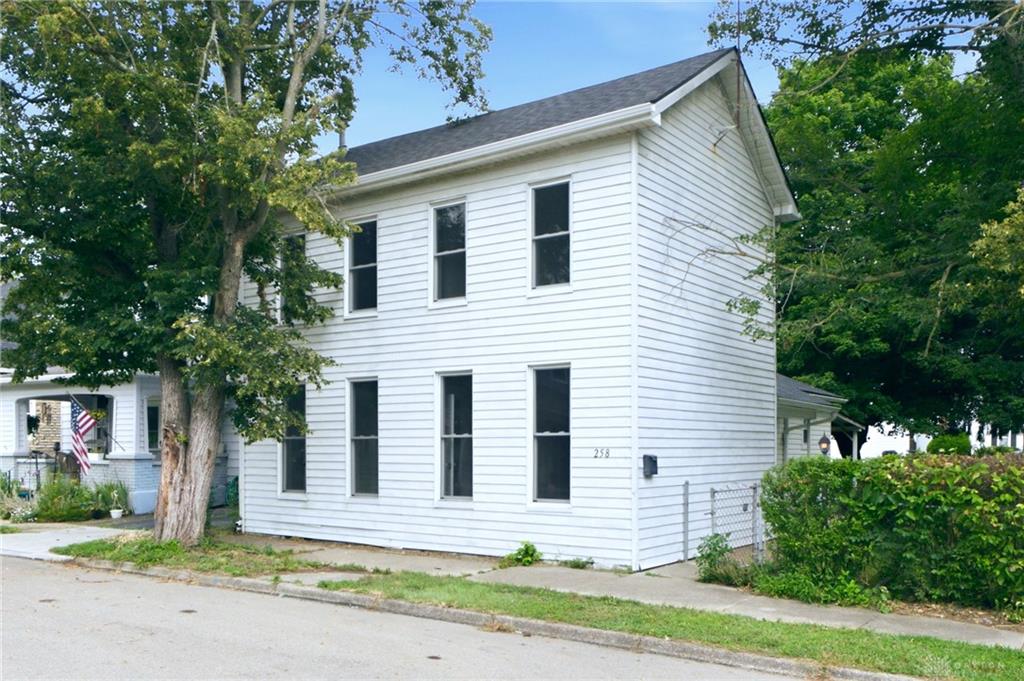 258 E Center Property Photo 2