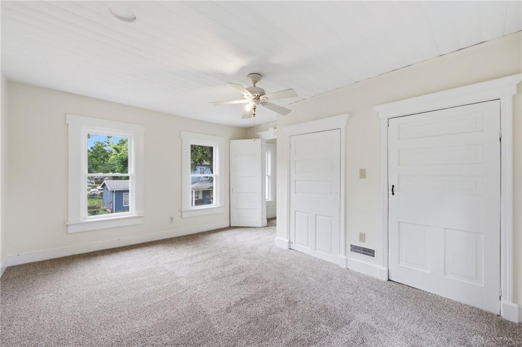 258 E Center Property Photo 18