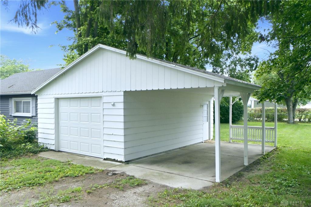 258 E Center Property Photo 26