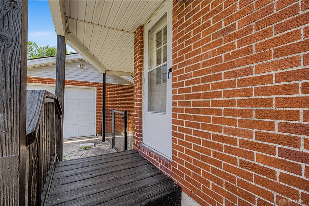217 Whispering Property Photo 34