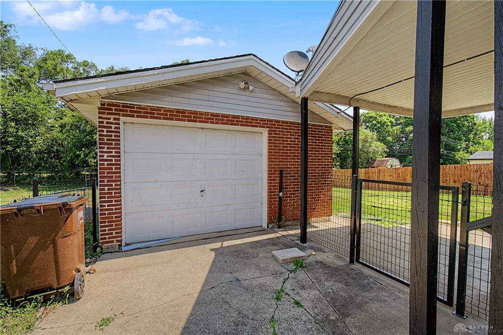 217 Whispering Property Photo 35