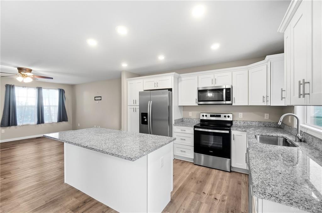 2675 Executive Property Photo 9